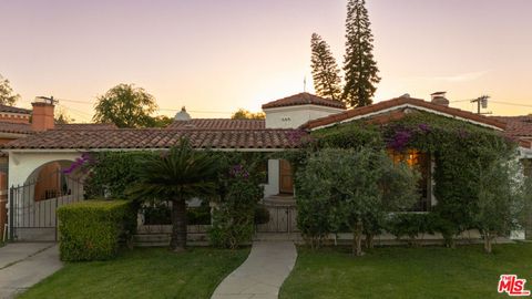 Photo of 3975 Sutro Avenue, Los Angeles, CA 90008 (MLS # 26702465)