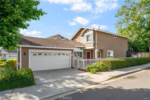 Photo of 61 Bridgeport, Irvine, CA 92620 (MLS # OC26113229)