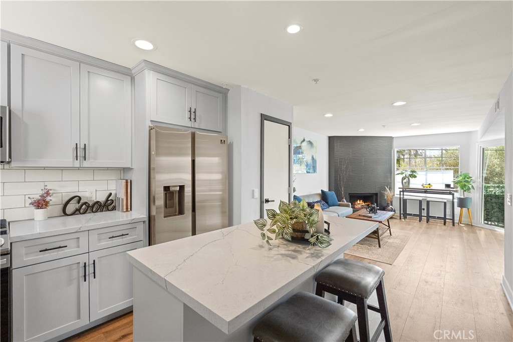 707 W 4th 8