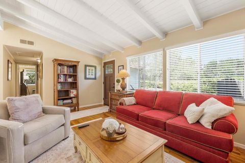 Photo of 17 Loma Vista Place, Monterey, CA 93940 (MLS # ML82045897)