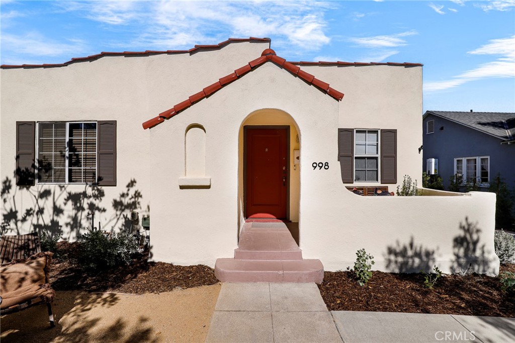 998 Bella Vista Avenue