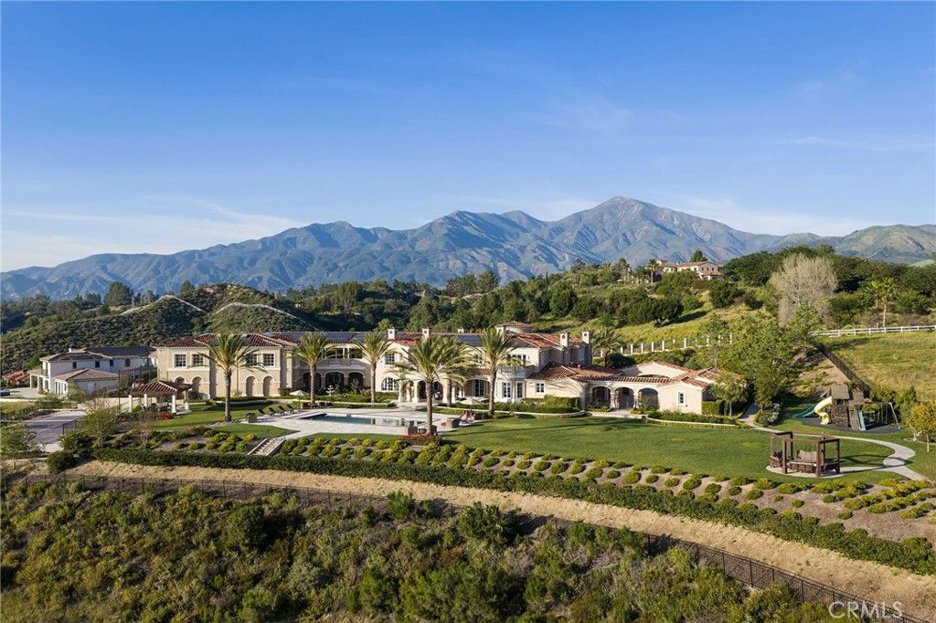 Photo of 31902 Apuesto Way, Coto de Caza, CA 92679 (MLS # NP26051386)