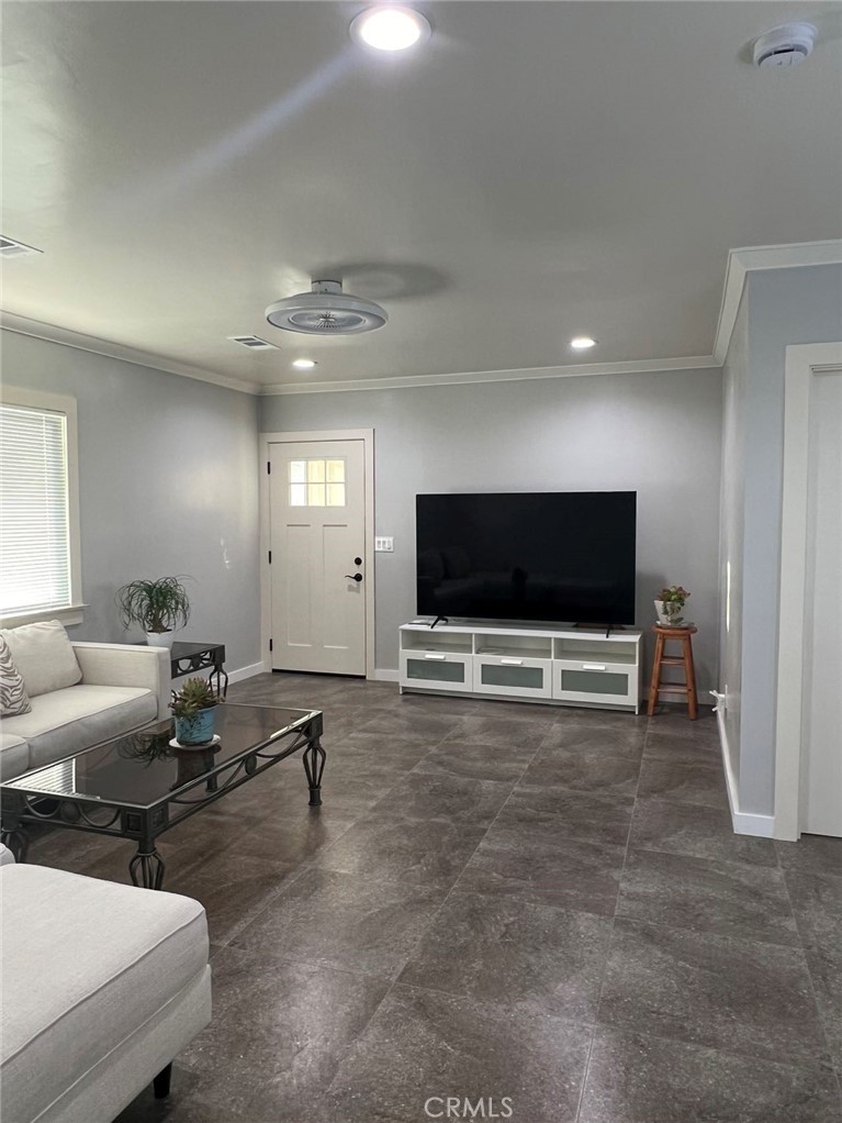 Beautifully upgraded 1,200 sqft ADU featuring 3 spacious bedrooms and 2 modern bathrooms. The open living room flows seamlessly into a well-appointed kitchen with ample cabinetry and contemporary finishes. Both bathrooms showcase sleek tile work, glass-enclosed showers, and elegant vanities. Enjoy comfort and functionality in this thoughtfully designed space.