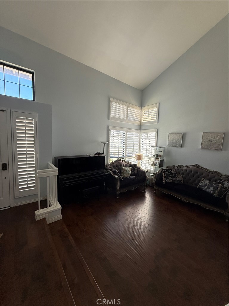 959 Whitecliff Drive