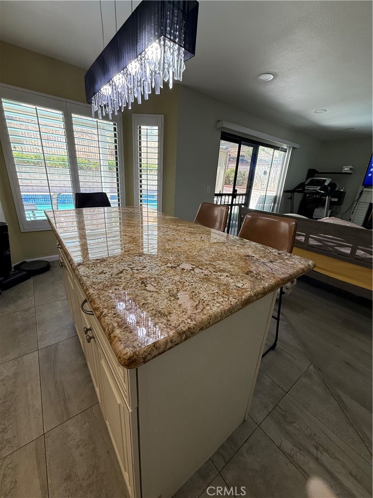 959 Whitecliff Drive