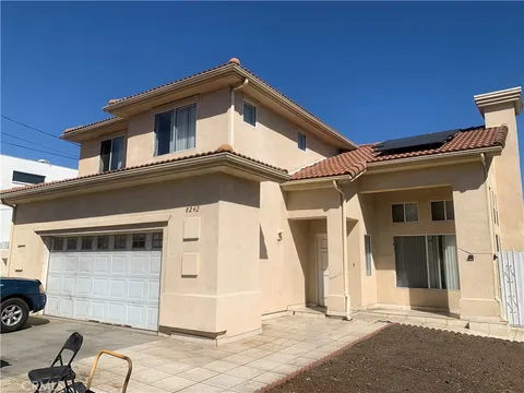 8242 Ventura Canyon Avenue, Panorama City, CA 91402 - MLS#: SR25138071