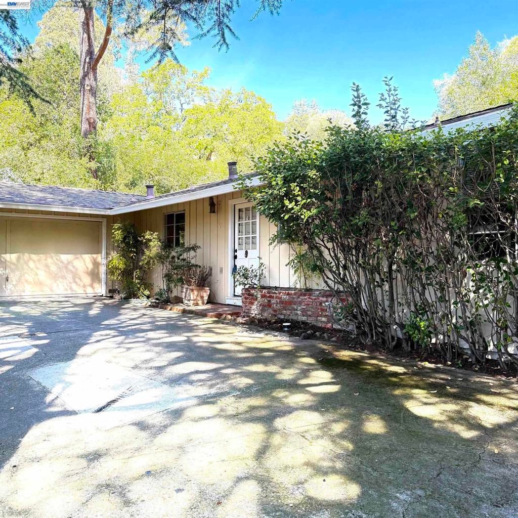 Photo of 918 Anita Ct, Lafayette, CA 94549 (MLS # 41127347)