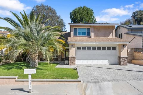Photo of 21961 Peppercorn Dr, Saugus, CA 91350 (MLS # SR26045676)