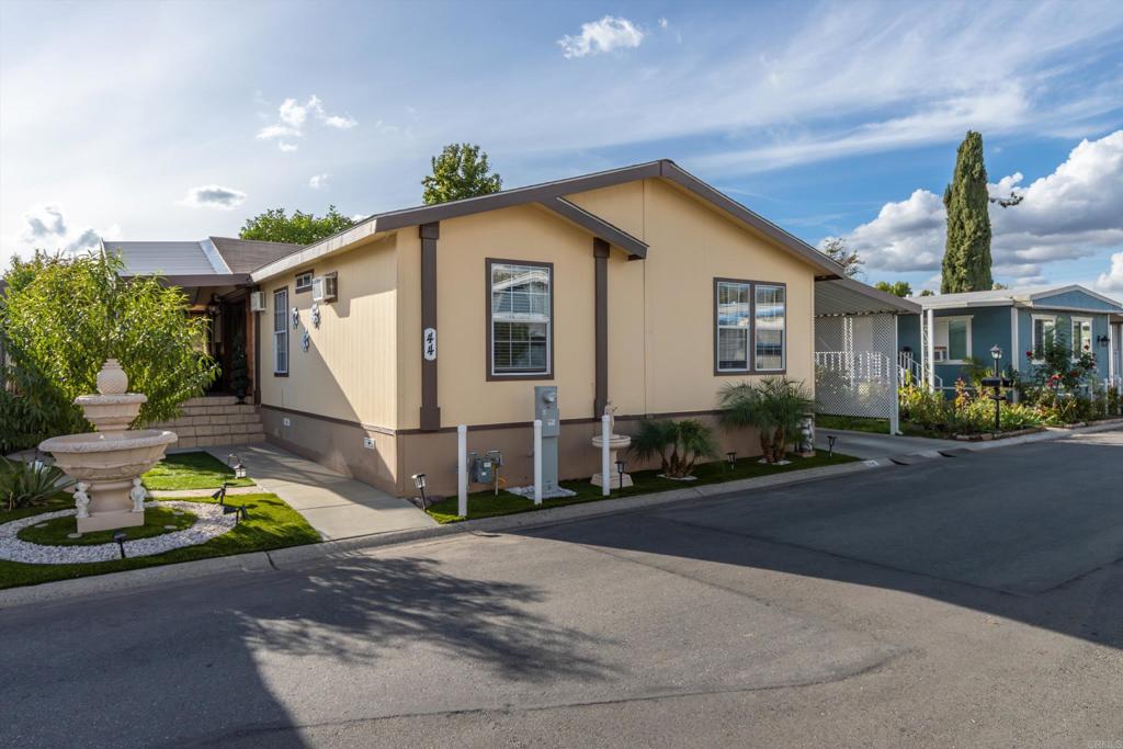 2550 E Valley Parkway E 44