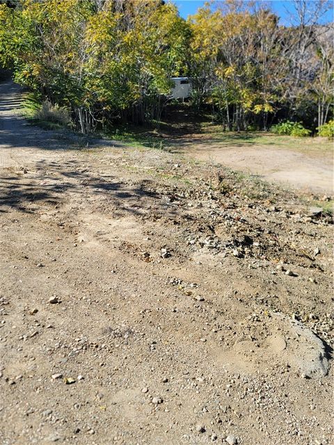 Photo of 227 East End, Frazier Park, CA 93225 (MLS # SR25255523)