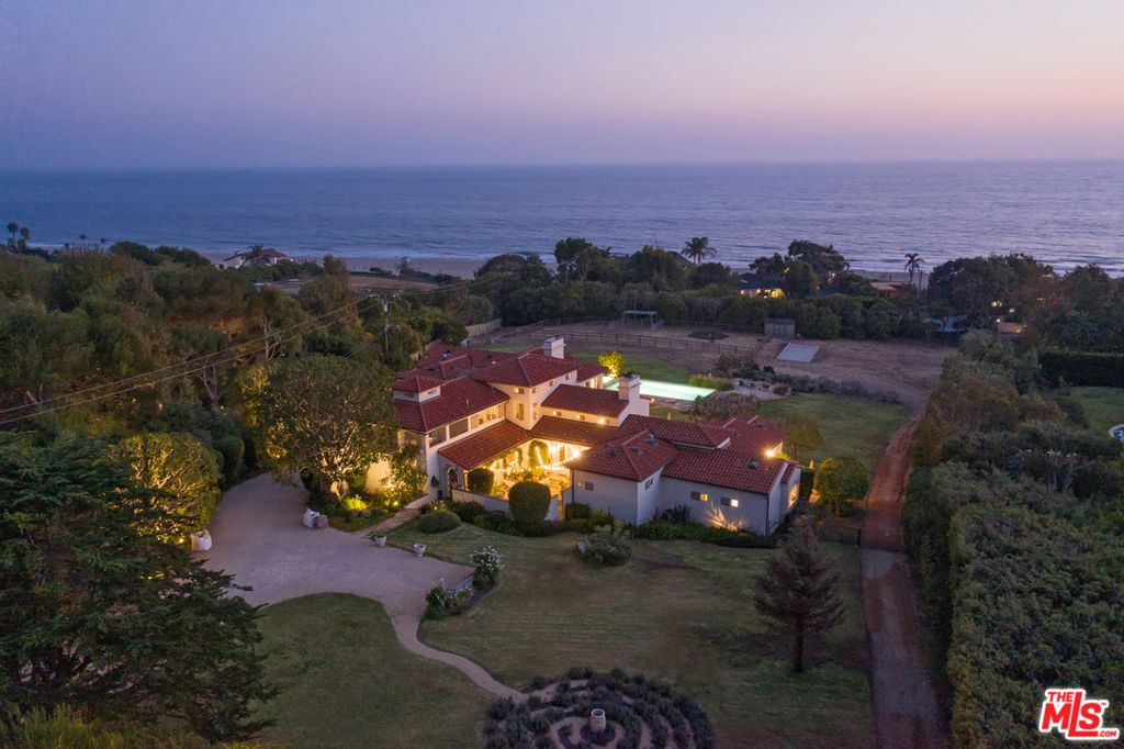 listing image 130722298857385210759