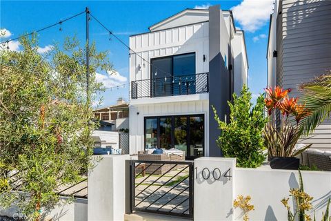 Photo of 1004 Huntington St, Huntington Beach, CA 92648 (MLS # OC25246707)