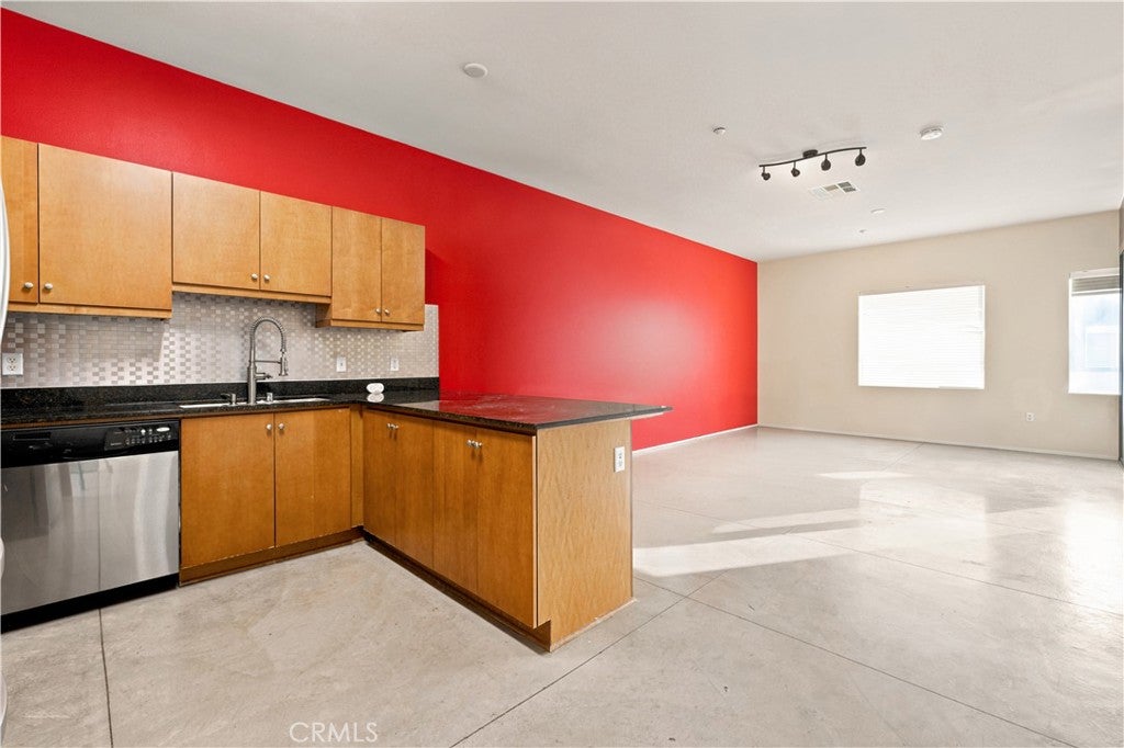 435 W Center Street 405