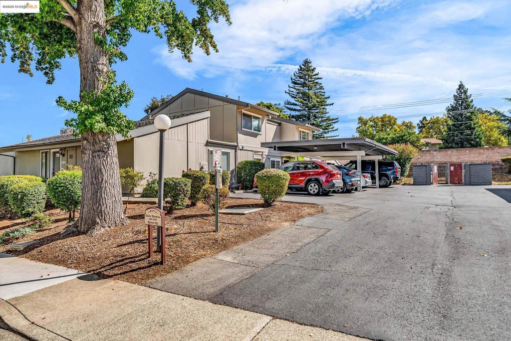 CLAYTON V.HILNDS - Residential