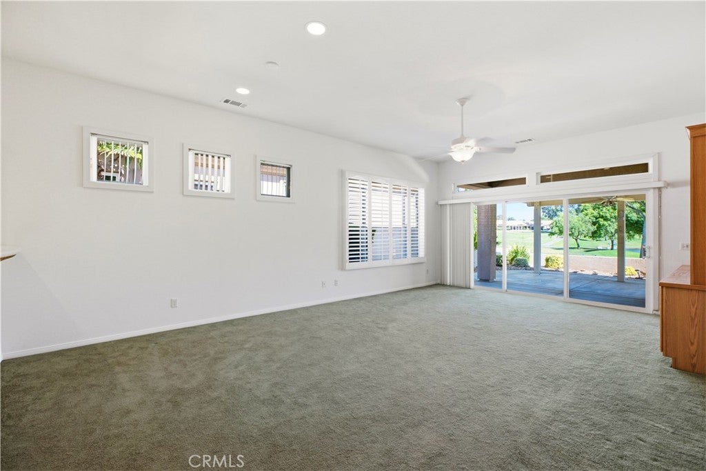 4956 ROLLING HILLS Avenue