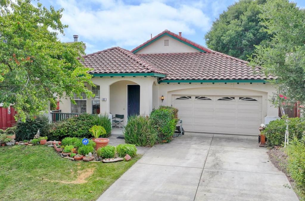 Charming Single-Story Creekbridge Home. Located at the end of a peaceful cul-de-sac in North Salinas, this beautifully maintained 3-bedroom, 2-bath home approx. 1,814 sq. ft. of comfortable living space on approx. 5,789 sq. ft. lot. The open floor plan features soaring ceilings and abundant natural light, creating a bright and welcoming atmosphere throughout. Enjoy a nicely appointed kitchen and spacious living areas ideal for entertaining or relaxing. Conveniently situated within walking distance to shopping, restaurants, and local amenities, this home blends privacy and accessibility in one desirable package.Energy efficiency is a plus with seller-paid, owned solar panels already in place.
