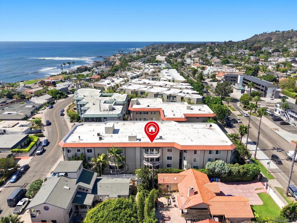 5366 La Jolla 305C