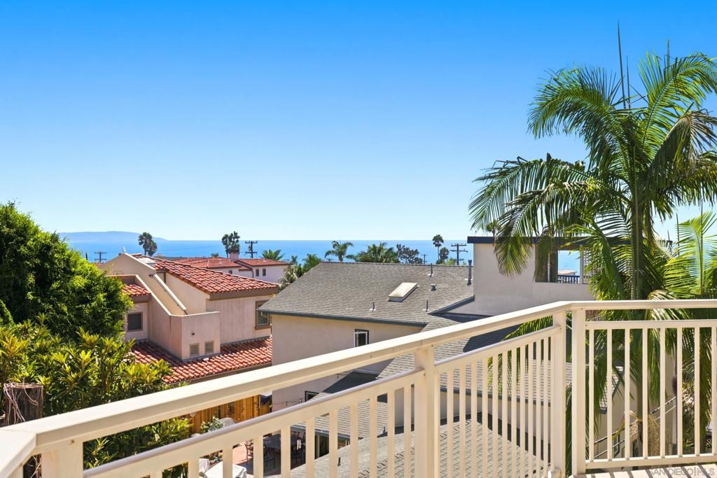 5366 La Jolla 305C