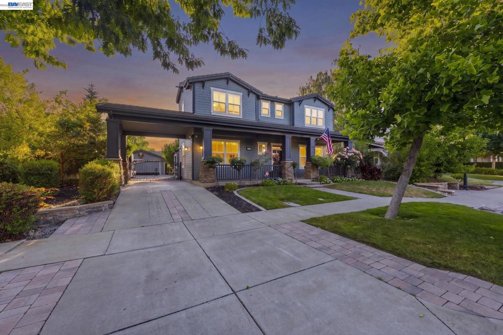 2267 Robinson Circle