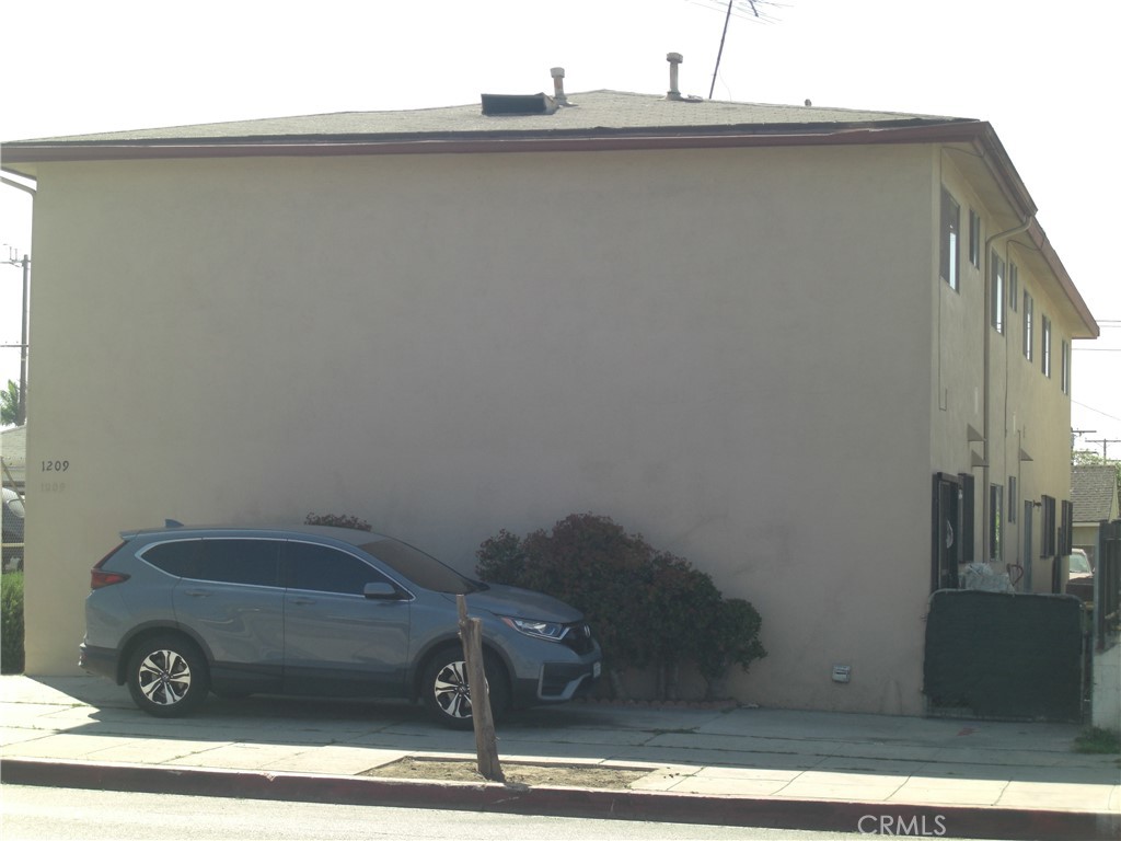 1209 N Wilmington Blvd.