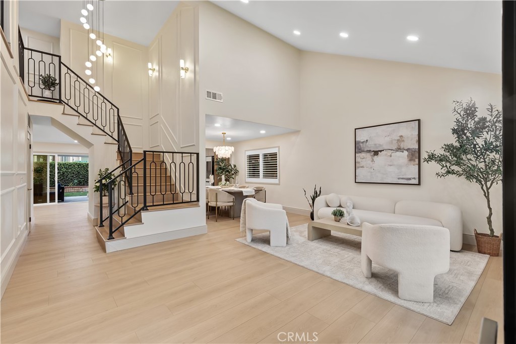 12450 Oakcreek Lane