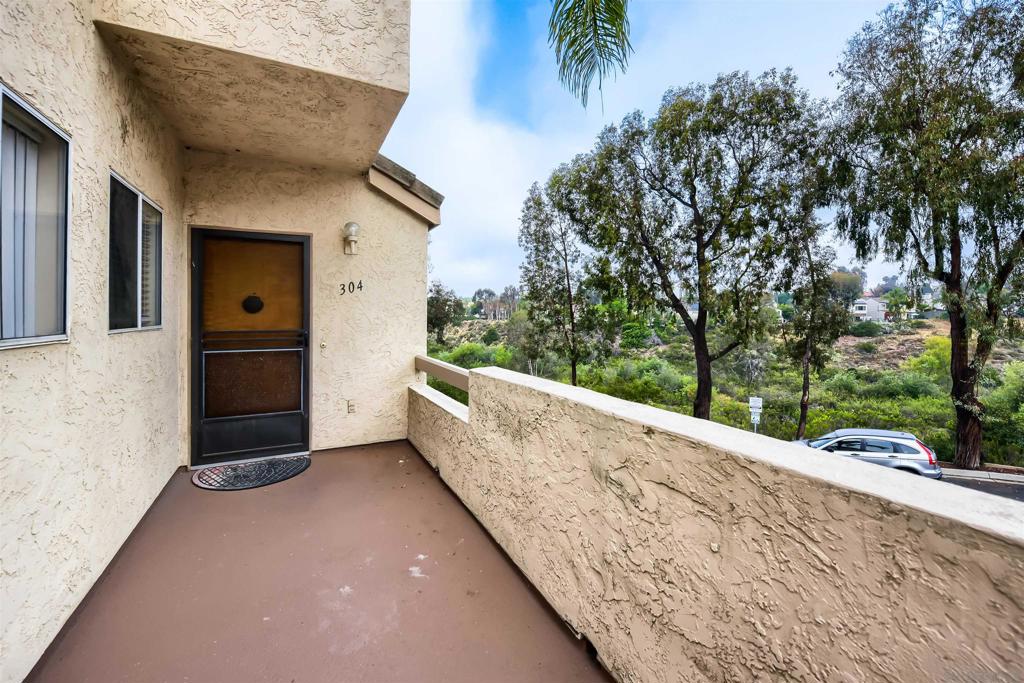 6116 Calle Mariselda 304