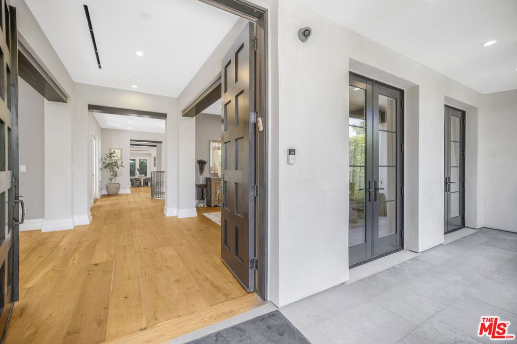 Photo of 439 S Spalding Dr. Dr, Beverly Hills, CA 90212 (MLS # 26638879)