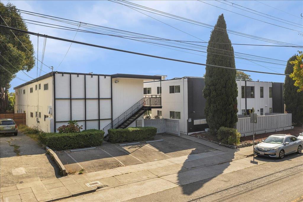 1626 Dwight Way