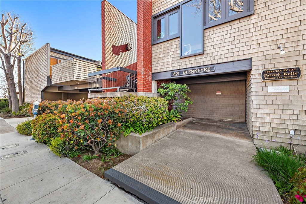 801 Glenneyre Street