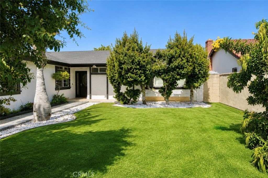 2606 S Poplar ST, Santa Ana CA 92704