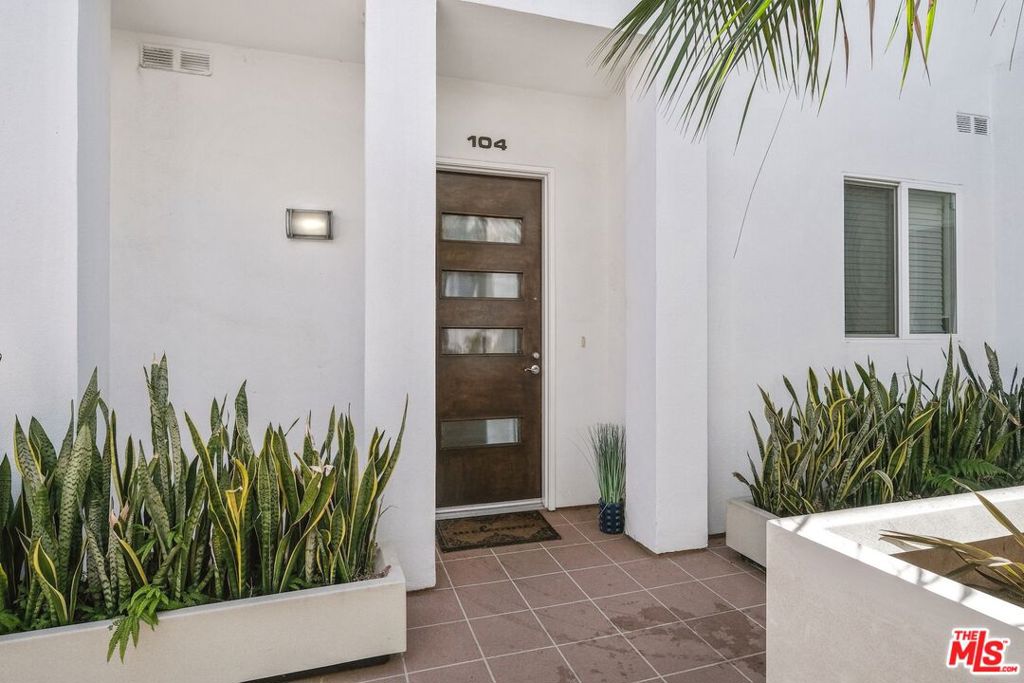 2512 28th Street 104
