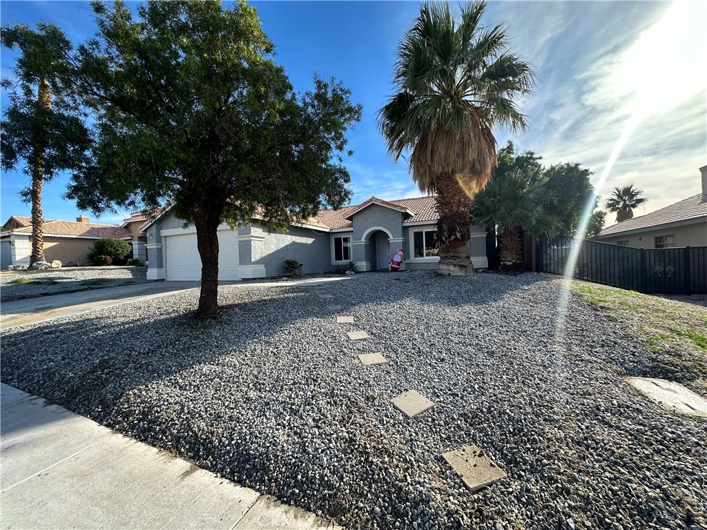 65821 Avenida Ladera