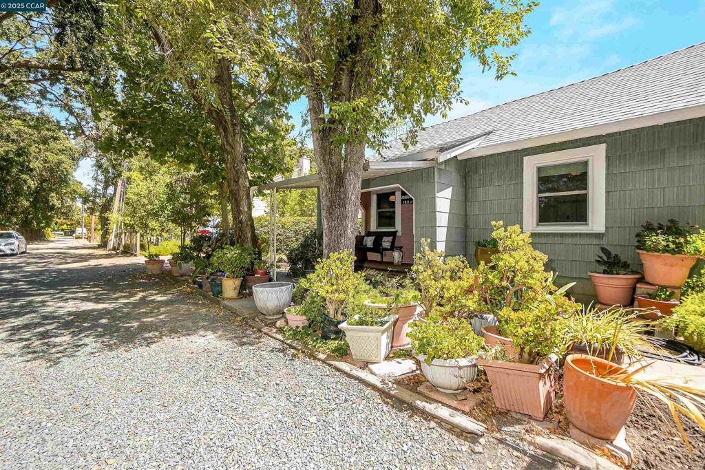 160 S Cody Ln