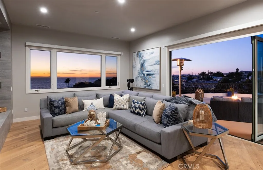 San Clemente, California 92672, United States, 3 Bedrooms Bedrooms, ,4 BathroomsBathrooms,Residential,Active,208712