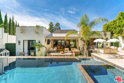 Photo of 760 Westholme Avenue, Los Angeles, CA 90024 (MLS # 26669419)