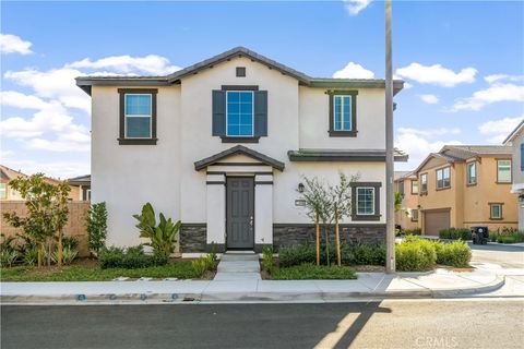 Photo of 2498 Gunner Ridge Way Way, Rialto, CA 92377 (MLS # OC25222052)