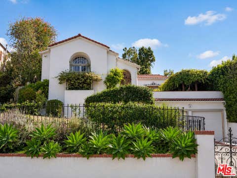 Photo of 6484 Ivarene Avenue, Los Angeles, CA 90068 (MLS # 26873091)