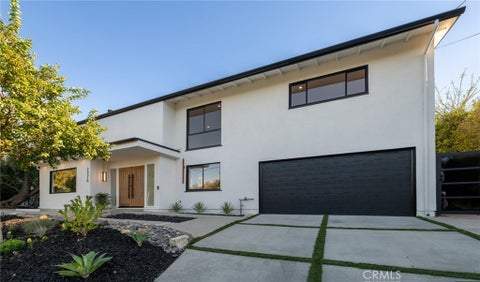 Photo of 23310 Aetna Street, Woodland Hills, CA 91367 (MLS # SR26220094)