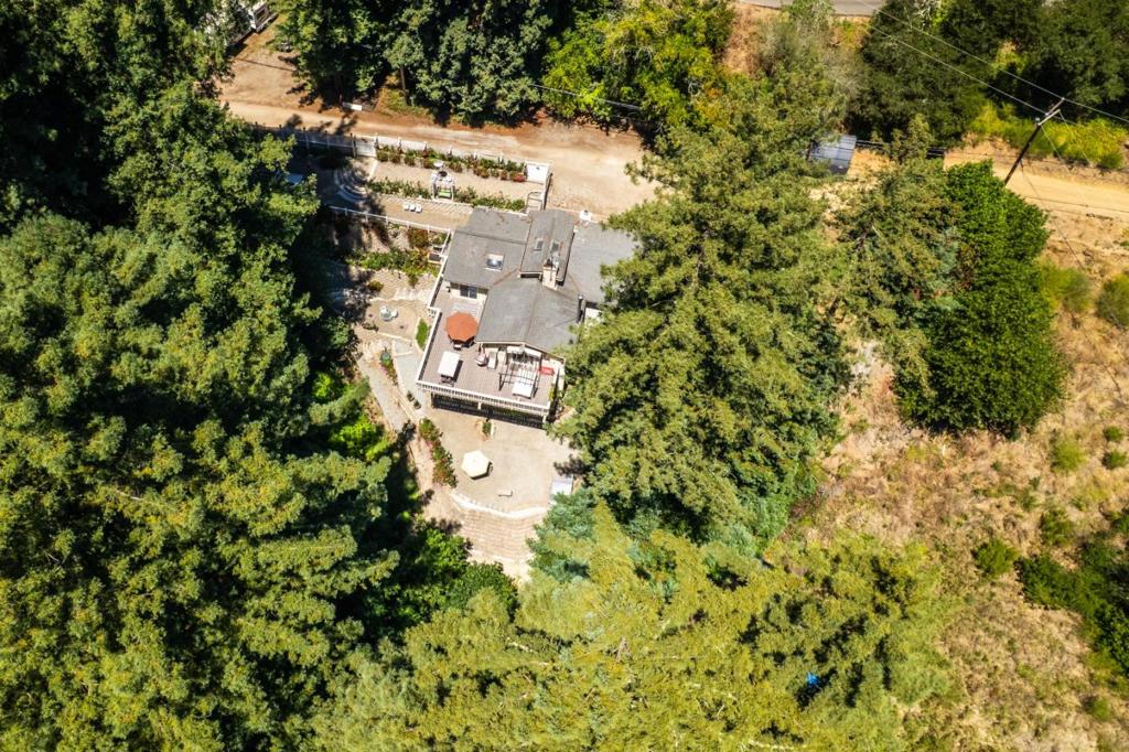 16855 Redwood Lodge Road