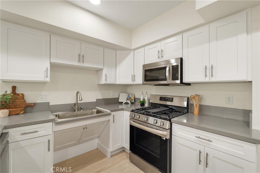 1409 N Hobart
