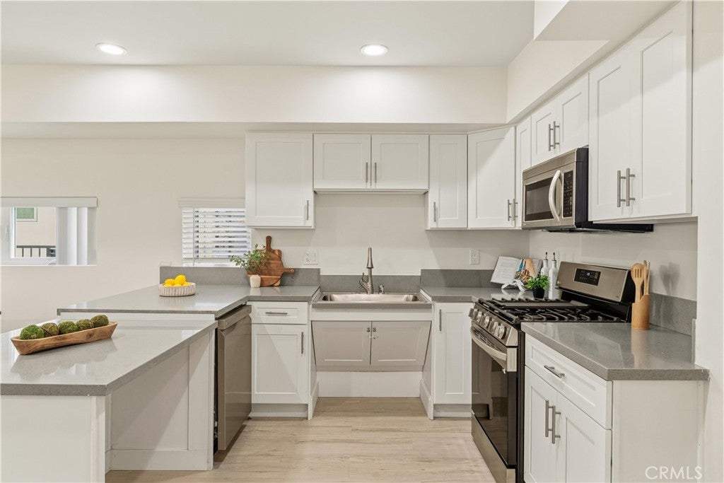 1409 N Hobart