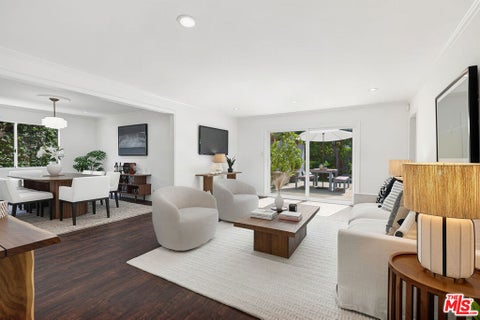 Photo of 14542 Otsego Street, Sherman Oaks, CA 91403 (MLS # 26991345)