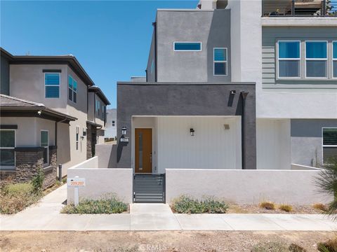207 Abacus Irvine CA 92618