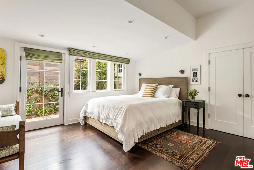 Santa Monica, California 90402, United States, 5 Bedrooms Bedrooms, ,7 BathroomsBathrooms,Residential,Active,240433