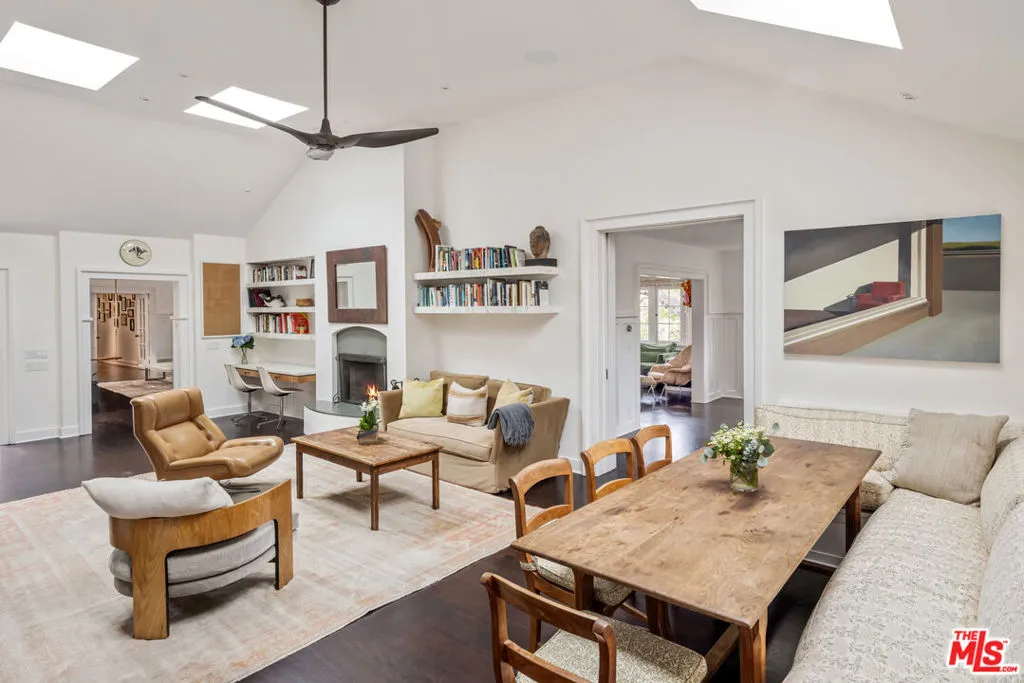 Santa Monica, California 90402, United States, 5 Bedrooms Bedrooms, ,7 BathroomsBathrooms,Residential,Active,240433