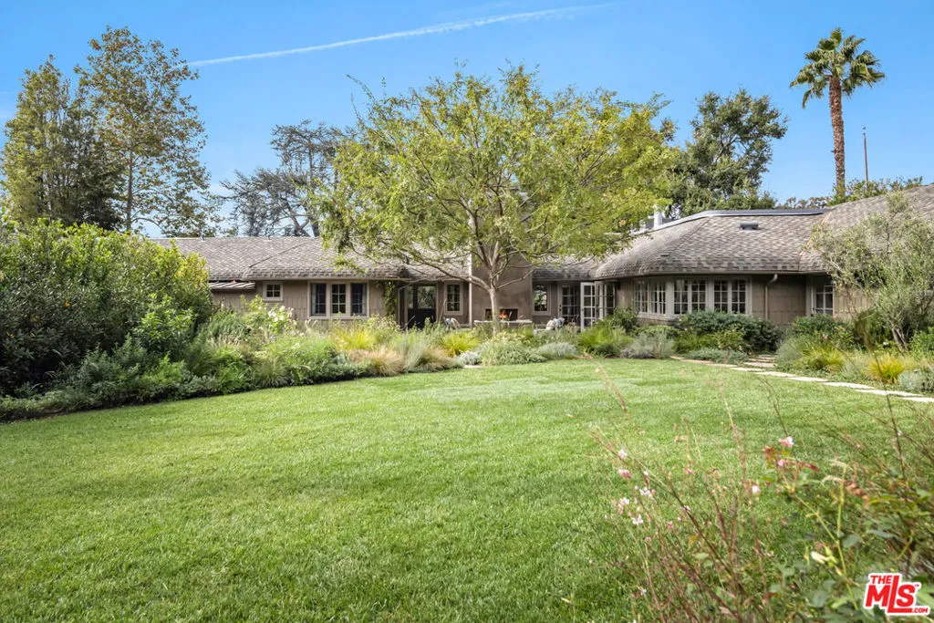 Santa Monica, California 90402, United States, 5 Bedrooms Bedrooms, ,7 BathroomsBathrooms,Residential,Active,240433