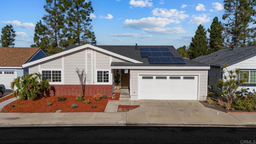 Single Story home for Rent, recently remodeled, walking distance to community pool & lake. Great location inside Eastlake 1 community. With 3 bedrooms, 2 baths, patio friendly with pets this beautiful house is available.