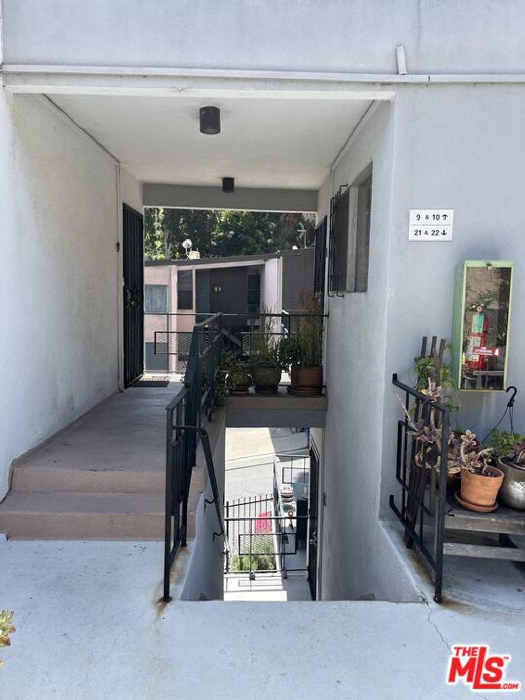 Photo of 4431 Don Ricardo Drive #10, Los Angeles, CA 90008 (MLS # 25539222)