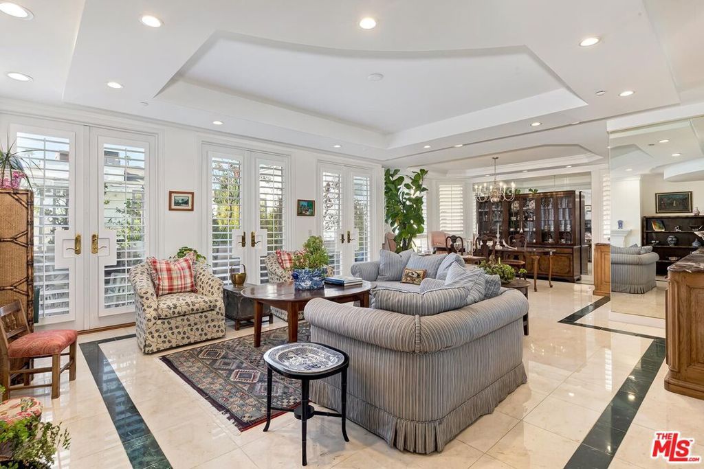 Photo of 121 N Almont Drive #205, Beverly Hills, CA 90211 (MLS # 25613033)