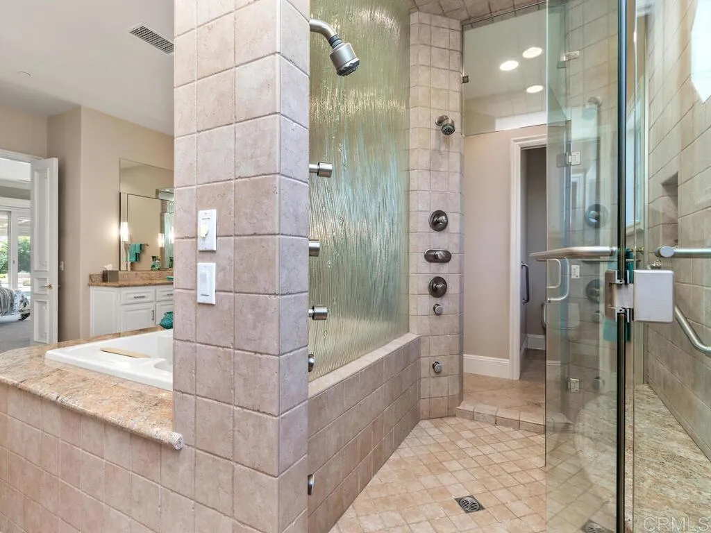 Bonsall, California 92003, United States, 4 Bedrooms Bedrooms, ,6 BathroomsBathrooms,Residential,Active,193596